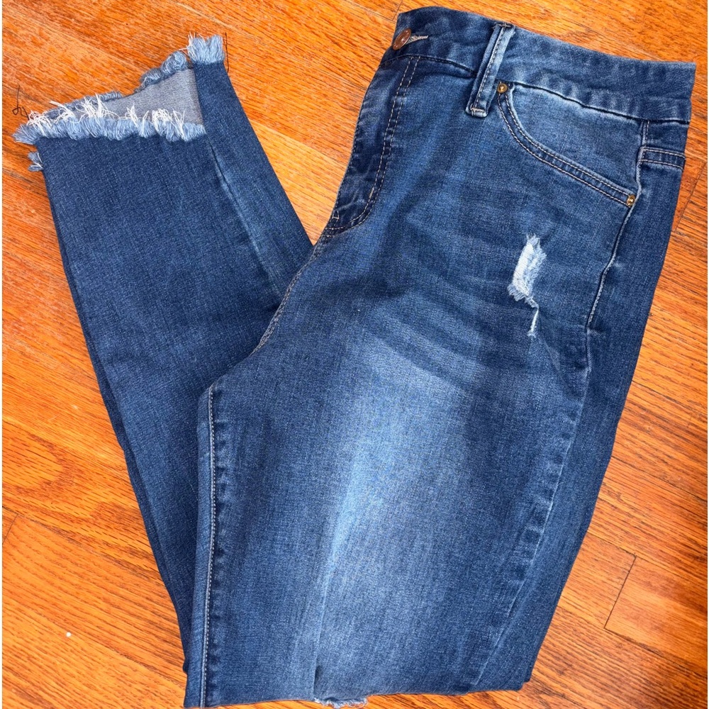 NWT RAW EDGE ROYALTY JEANS